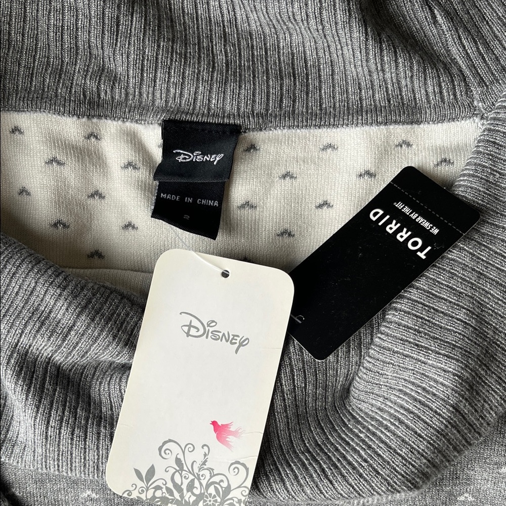 Torrid Gray and Burgundy Off-the-Shoulder Sweater flaws New Size 2X Disney Belle - Picture 2 of 13